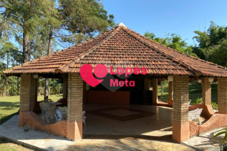 SITIO A VENDA, 33.000,OOM² COM 3 DORMITORIOS 1 SENDO SÚITE, 2 BANHEIROS, BAIRRO BOA VISTA, CAÇAPAVA