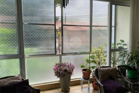 Apartamento Clássico à Venda em Higienópolis com 154m², 3 Dormitórios e 1 Suíte