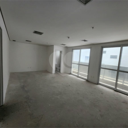Sala comercial a venda em frente ao Allianz Parque