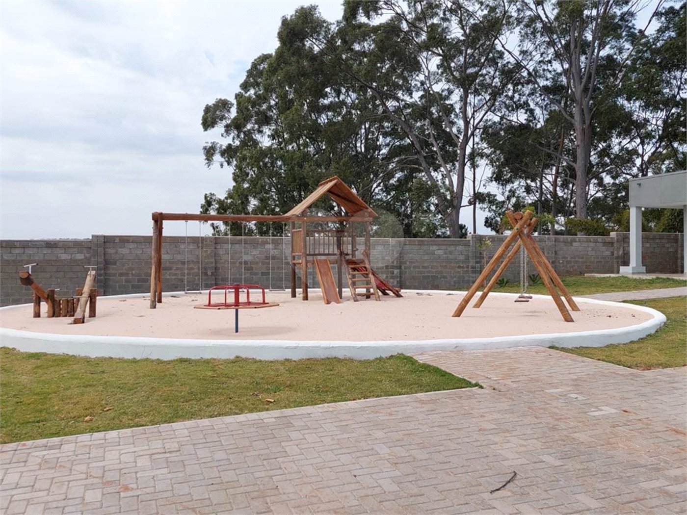 Terreno para venda, dispondo de 251,00 m² .