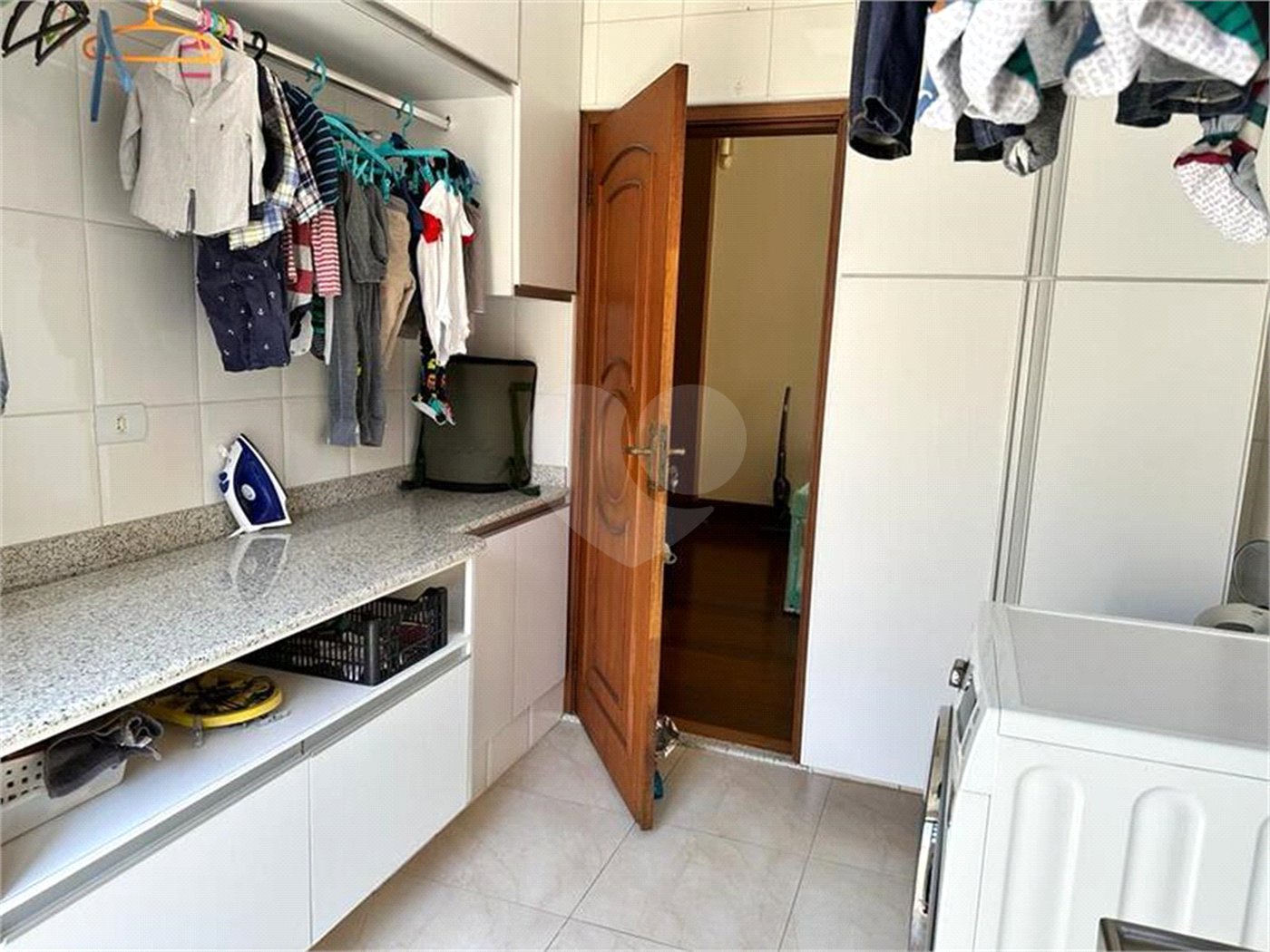 Sobrado com 5 dorm. sendo 2 suites