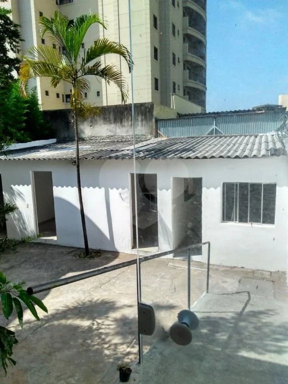 Imóvel Comercial para Venda ou Locação em ótima localização na Rua Palacete das Águias, 300.