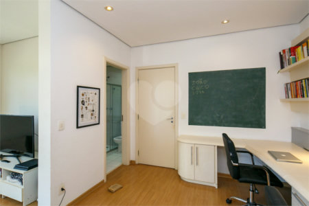 Casa à venda com 5 suítes no condomínio Villa Florida, São Paulo - SP