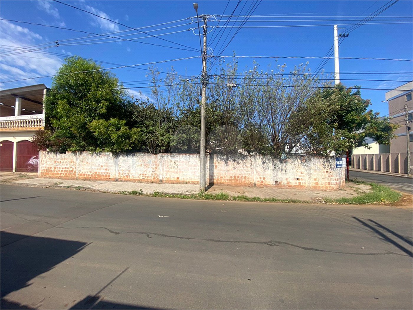 Terreno com 150,00 m² de área .