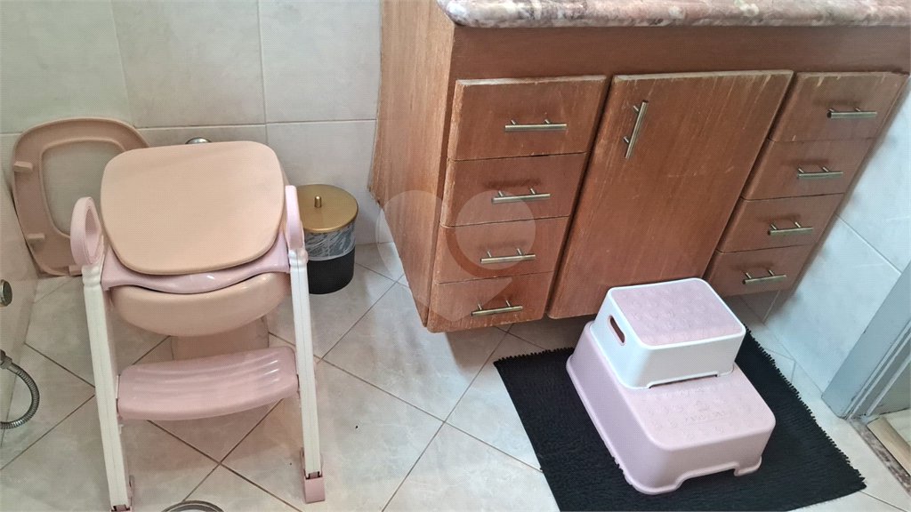 Apartamento a venda na Aclimação com 4 dormitórios e 2 vagas.