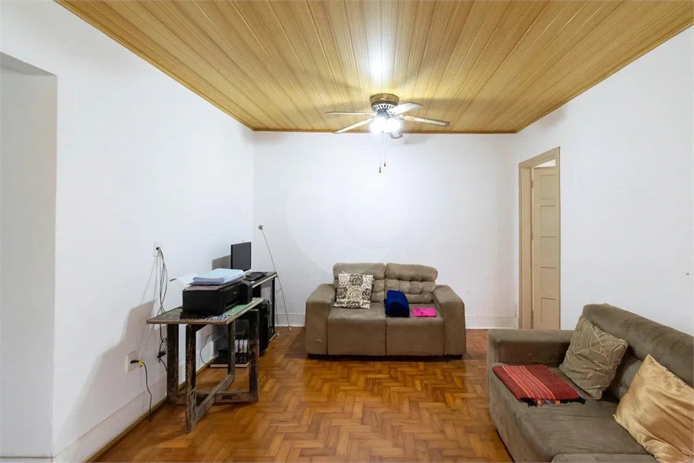 Casa à venda com 170m², 3 quartos e 2 vagas