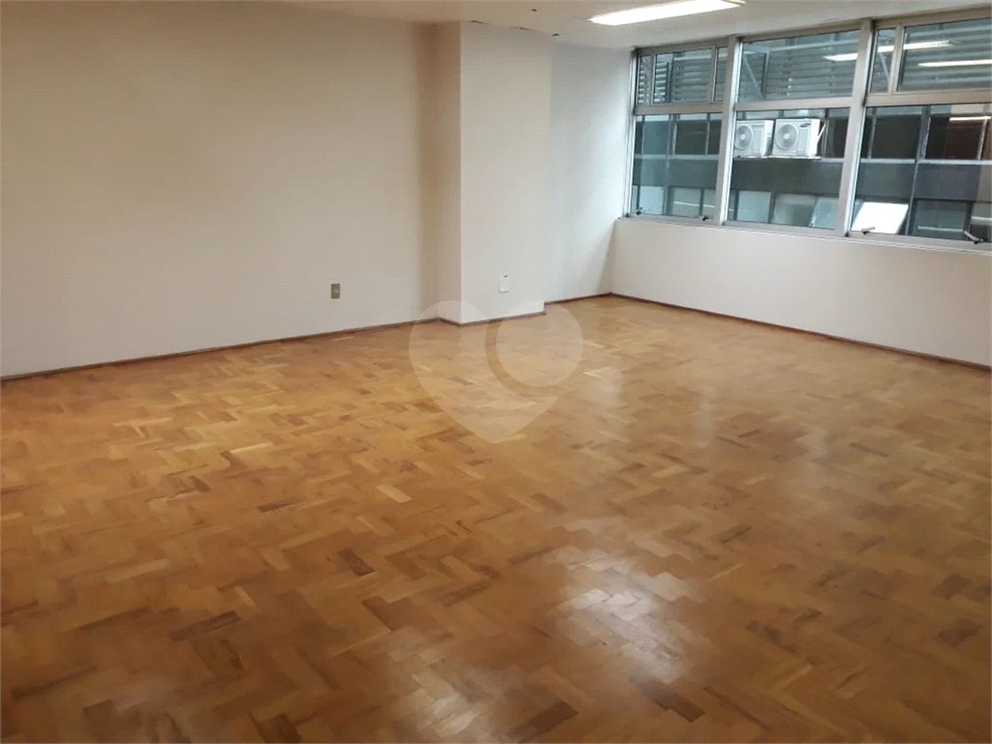 Conjunto Comercial na Av. Paulista, Anexo ao Metrô Brigadeiros