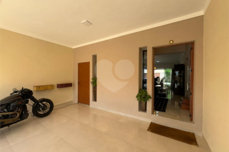 Casa térrea no Condomínio Faixa Azul