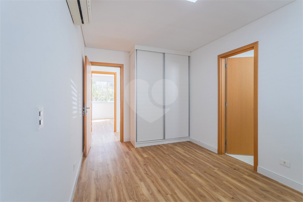 Casa à venda com 4 suítes no condomínio Villagio Quadrifolio, São Paulo - SP