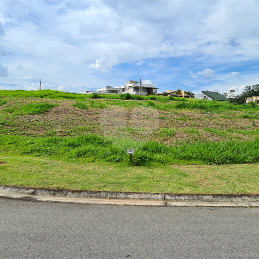 Terreno à Venda em Condomínio de Alto Padrão na Cidade de Vinhedo/SP