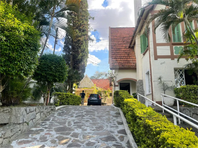 Sobrado à venda com 4 quartos, sendo 2 suítes,  em Alto da Lapa, São Paulo, SP