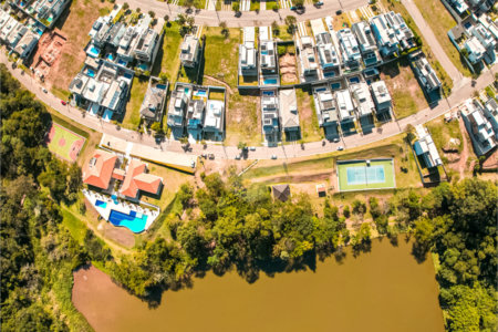 Sobrado à venda em Itupeva – 421,80 m² de terreno – 254,28 m² de área construída – 3 dormitórios – 4 banheiros – 4 vagas de garagem