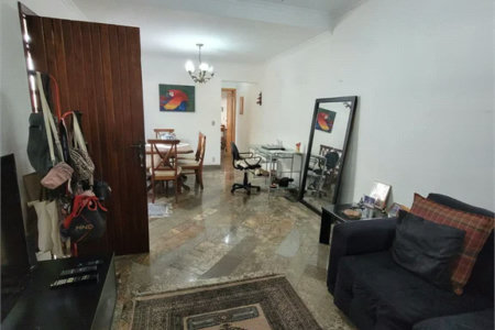 Sobrado à venda 3 quartos, 1 suíte e 2 vagas na Granja Viana