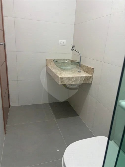 Sobrado à venda ou para alugar com 3 suítes em Horto, São Paulo, SP