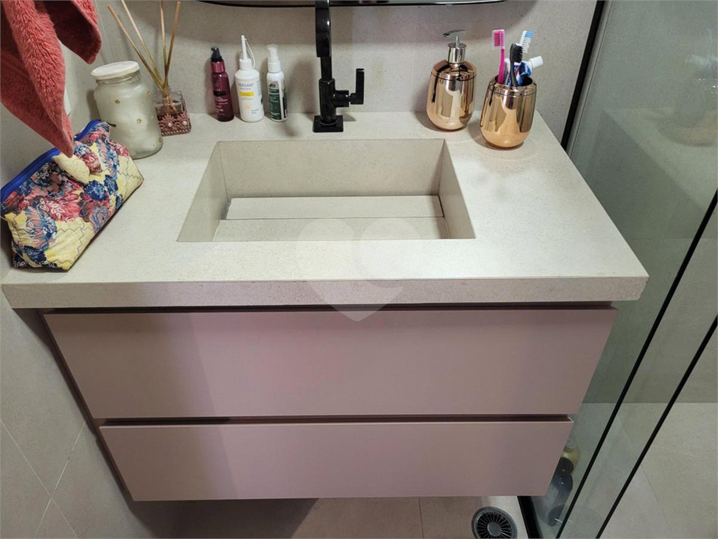 Apartamento a venda no Ipiranga com 34m² sendo 1 dormitório e 1 vaga