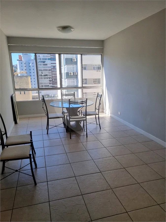 Apartamento 100M2 com 3 dormitórios sendo 1 suíte no melhor do Jardins
