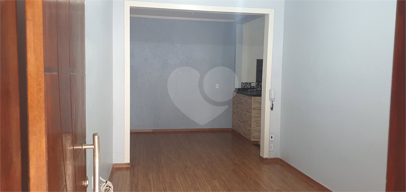 Casa térrea para locação e venda no Condomínio Mont Carlo I