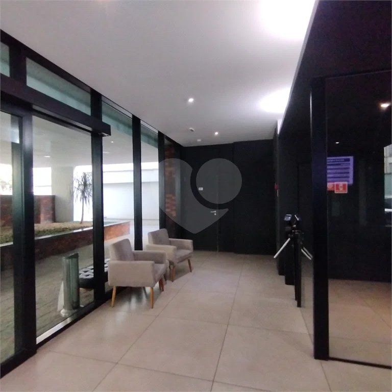 Sala comercial na Oscar Freire à venda Sala coml à venda na Oscar Freire OPORTUNIDADE Sala coml esquina. Rebouças