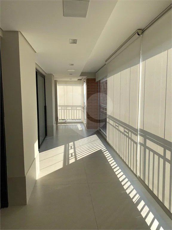 Apartamento de 224m² com 4 dormitórios, 3 suítes, 4 vagas de garagem e deposito