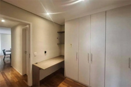 Apartamento à venda com 3 quartos, sendo 1 suíte, em Parque Reboucas, São Paulo, SP