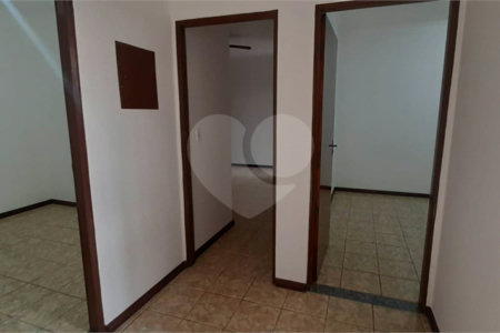 Casa térrea para venda, com 3 dormitórios, sendo 1 suíte.