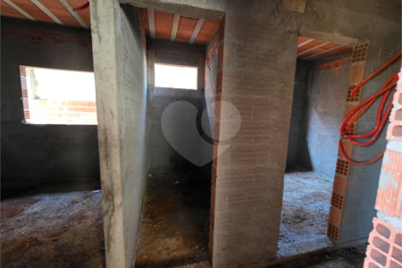 Casa térrea 3 dormitório 1 suíte com closet à venda no Condomínio Vileneuve,