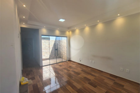 CASA A VENDA NO JD. FLAMBOYANT EM SÃO CARLOS