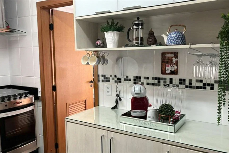 Apartamento à venda com 3 quartos, sendo 1 suíte, em Vila Regente Feijó, São Paulo, SP