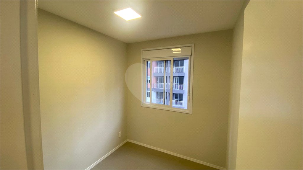 Apartamento mobiliado à venda na Vila Mariana, 2 quartos, varanda