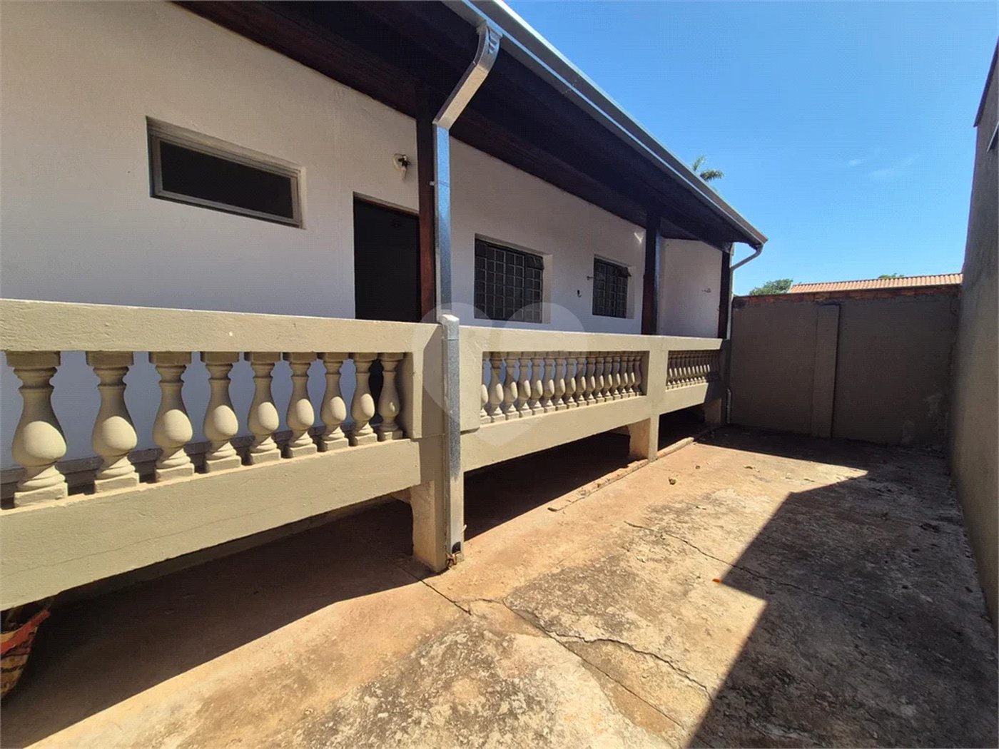 Dois imóveis em um terreno de 300 m² (12 x 25) - Com acesso independente