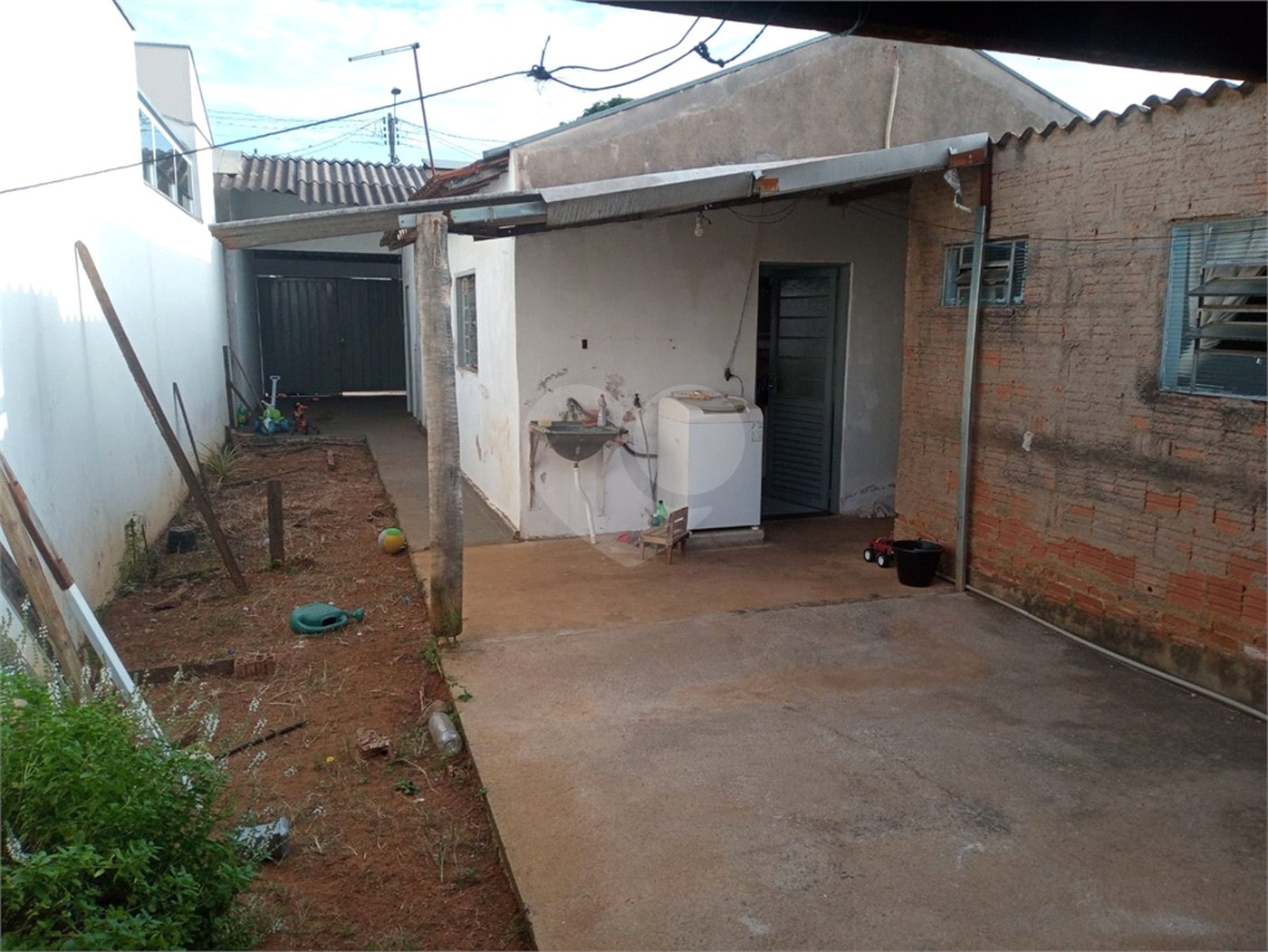 Casa térrea para venda, com 2 dormitórios.