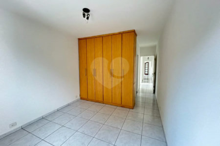 SOBRADO PARA LOCAÇÃO NO PARQUE DOMINGOS COM 03 DORM 01 SUITE 02 VAGAS DE GARAGEM