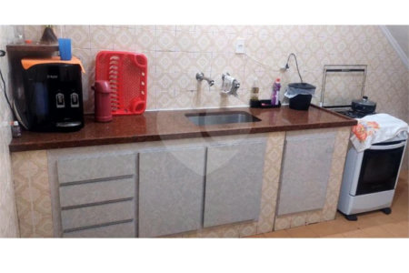 Sobrado de 284m2 na Saúde com 4 dorms, 1 suíte, 3 banheiros, 4 vagas. Estuda permuta.