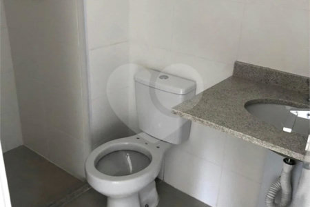 Lindo apartamento em excelente localização no Alto da Mooca, com 83m² com 3 dorms, sendo 1 suite, banheiro,lavabo,varanda gourmet, Aceita e estuda Permuta.