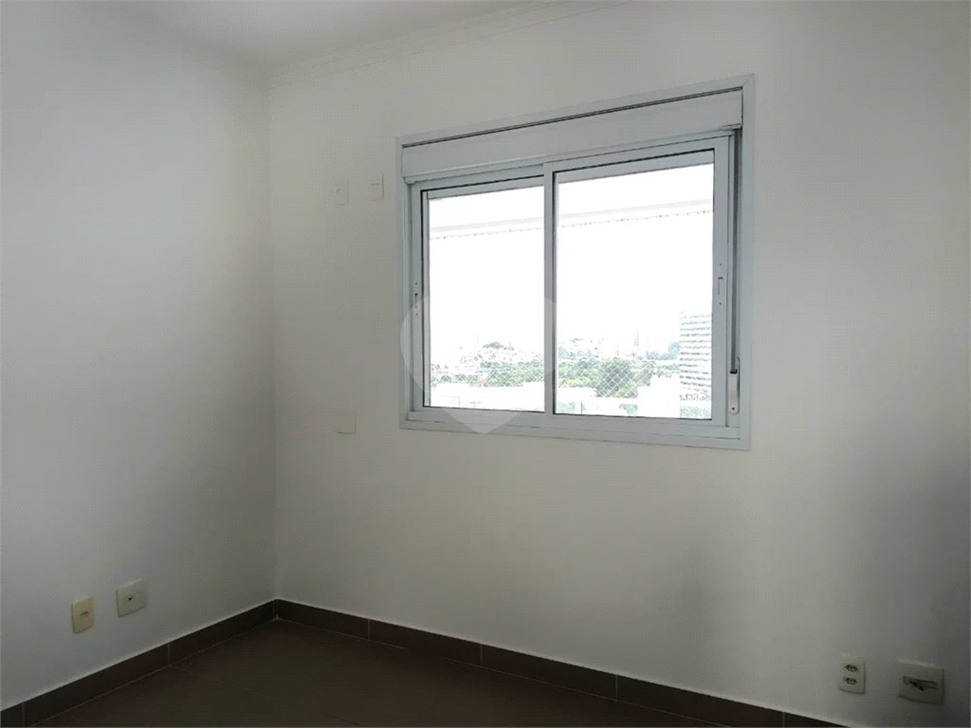 APARTAMENTO PARAÇAÇÃO COM 3 DORMITÓRIOS E 2 VAGAS DE GARGEM NA VILA ANASTÁCIO
