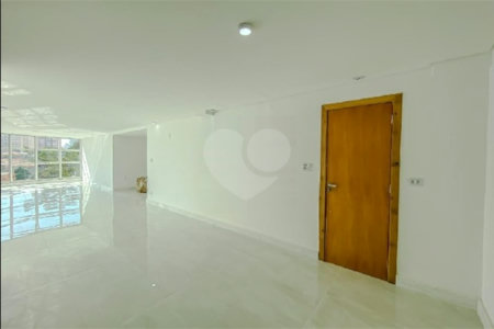 Apartamento com 260m² à venda na Av. Paes de Barros - Recém reformado 100% - Impecável.