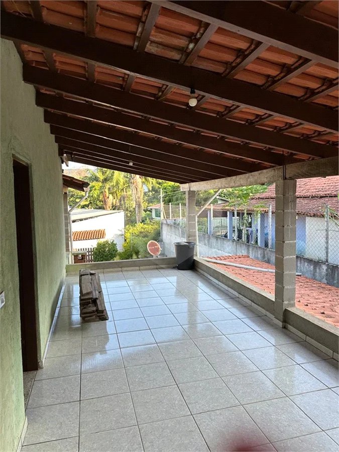 Sítio encantador em Nazaré Paulista – 1.000 m² de terreno, piscina e varanda gourmet