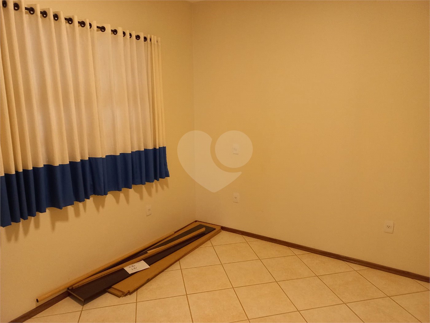 Casa Térrea no Condomínio Damha I,