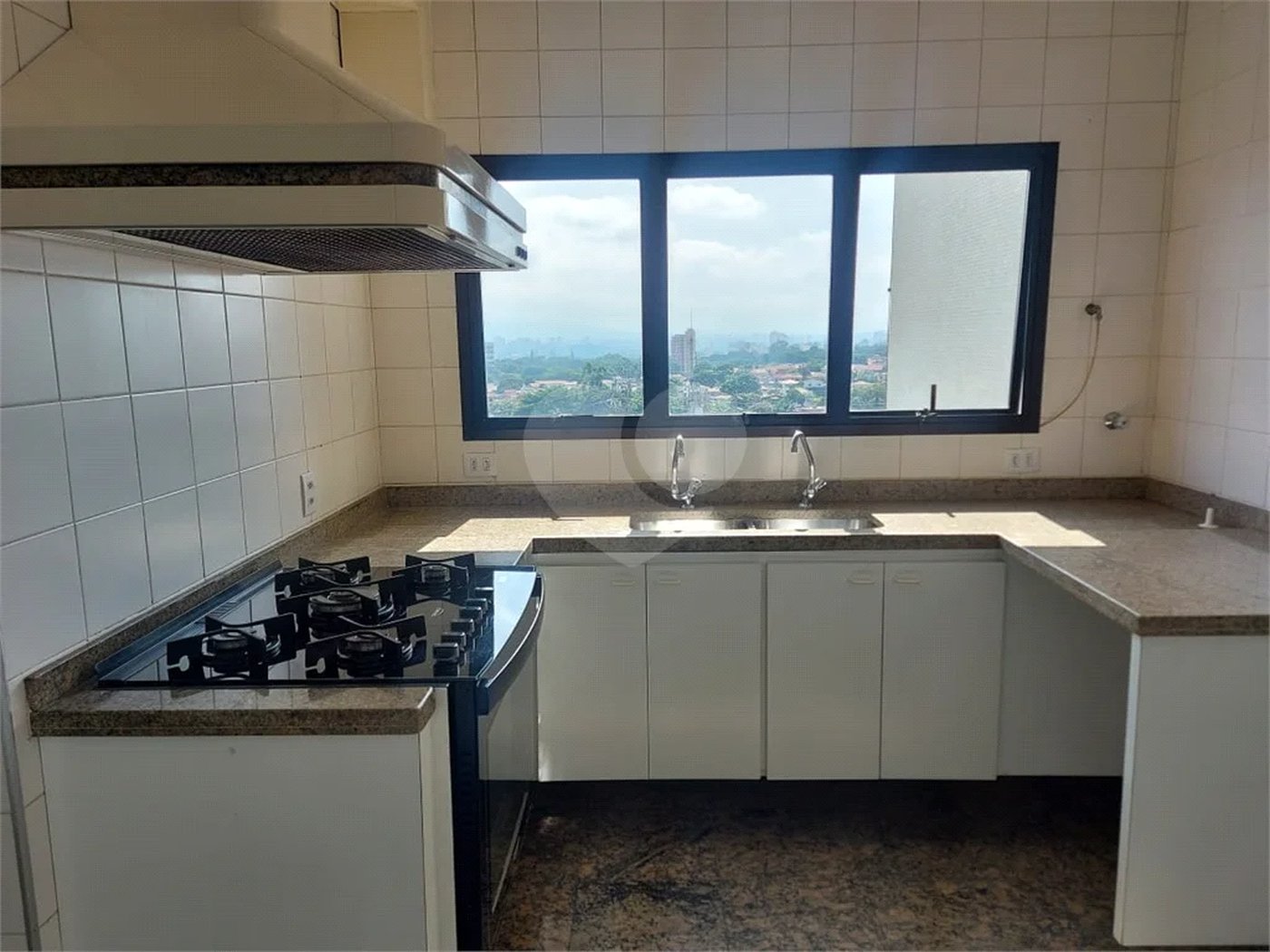 APARTAMENTO PARA LOCAÇÃO NA VILA LEOPOLDINA COM 03 DORM 1 SUITE E 02 VAGAS DE GARAGEM