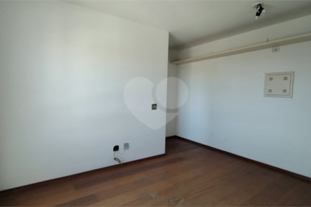Apartamento à venda na Saúde, com 1 quarto e 1 vaga
