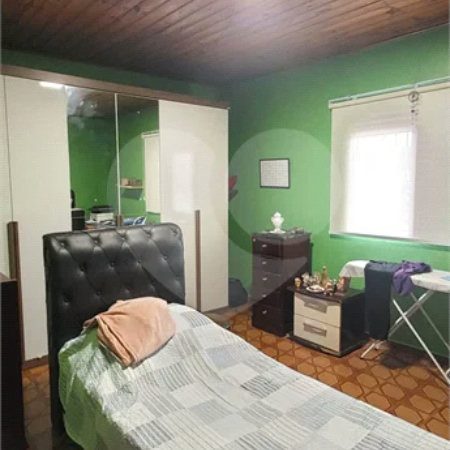 Sobrado espaçoso em São Miguel Paulista com 5 dormitórios e 5 vagas.