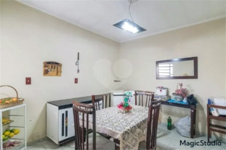 Casa com 275m², 3 quartos, 2 suítes, 8 garagens, à venda em Santo André
