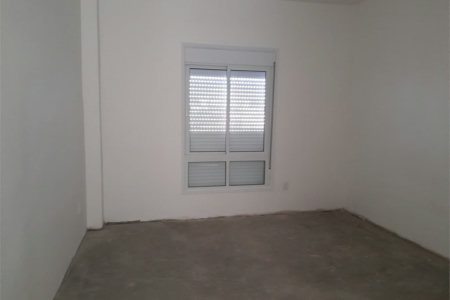 Sobrado novo com duas suites , duas vagas .