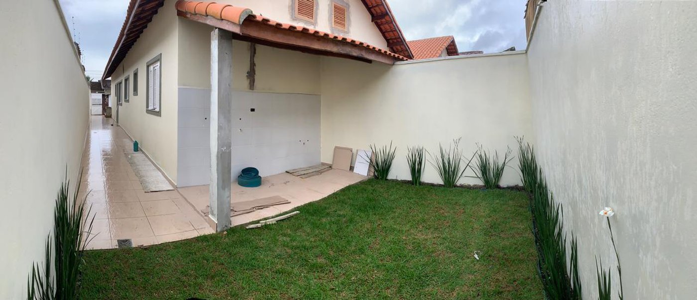 Casa à venda com 2 quartos, sendo 1 suíte, em Nova Itanhaém, Itanhaém - SP
