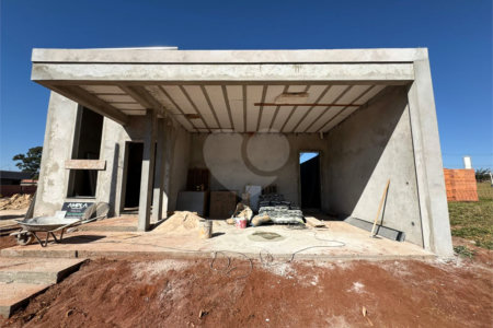 Casa á venda, com 03 Dormitórios, sendo 1 suíte, no Condomínio Recanto do Sábia em São Carlos-SP