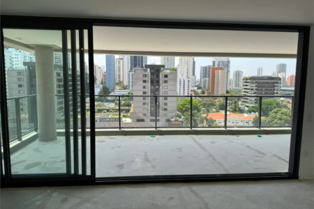 Apartamento em cobertura de alto padrão no Brooklin com 330m², 4 suítes e 4 vagas de garagem