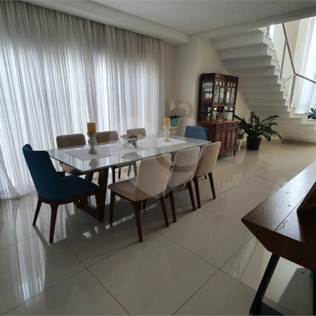 CASA A VENDA NO URBANOVA COM 390M², 5 DORMITORIOS, 6 BANHEIROS, PISCINA, 3 VAGAS, Sjc