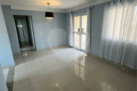 Apartamento 3 dormitórios no Avalon