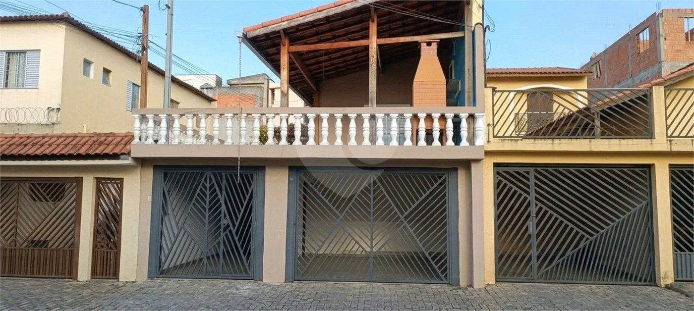 Casa à venda na Vila Galvão, com 210 m²