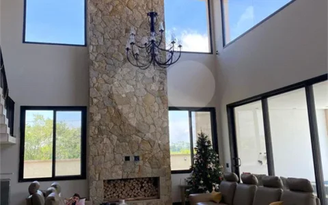 Casa à venda com 4 suítes no condomínio Residencial Jequitibá, Jacareí - SP